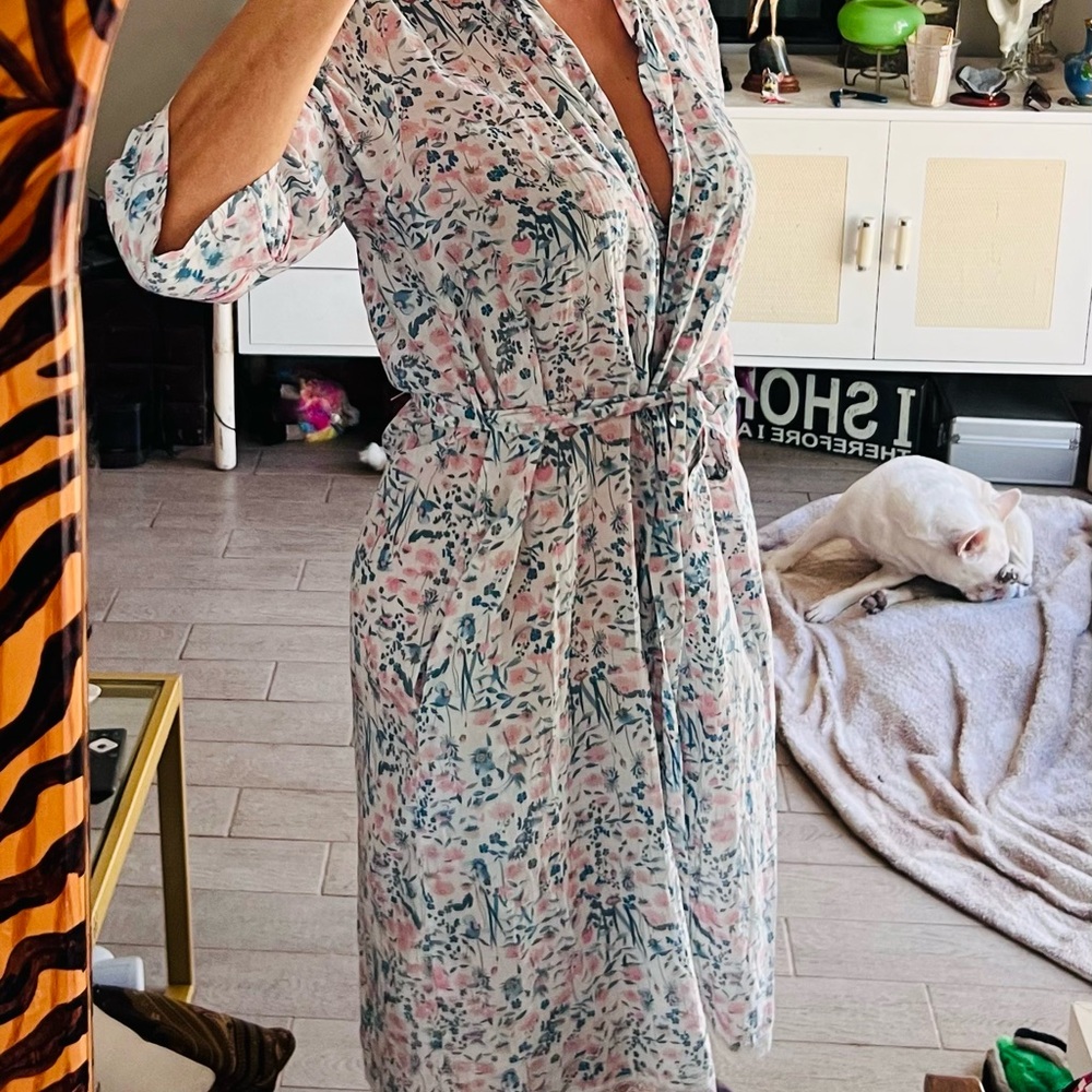 Floral Pink and Blue Silk & Cotton blend midi Robe - Picture 3 of 7